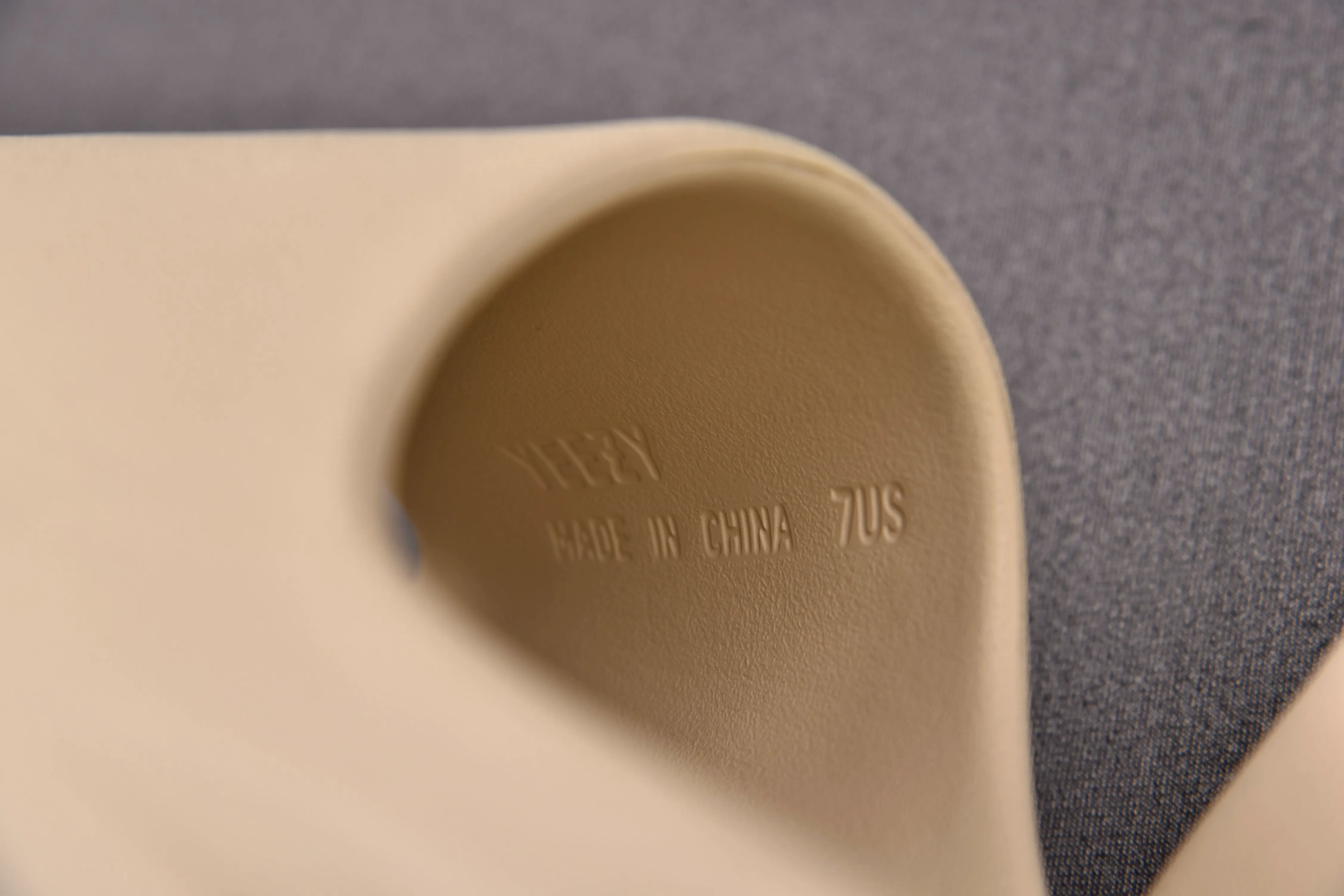 adidas Yeezy Slide Bone (2022 Restock)