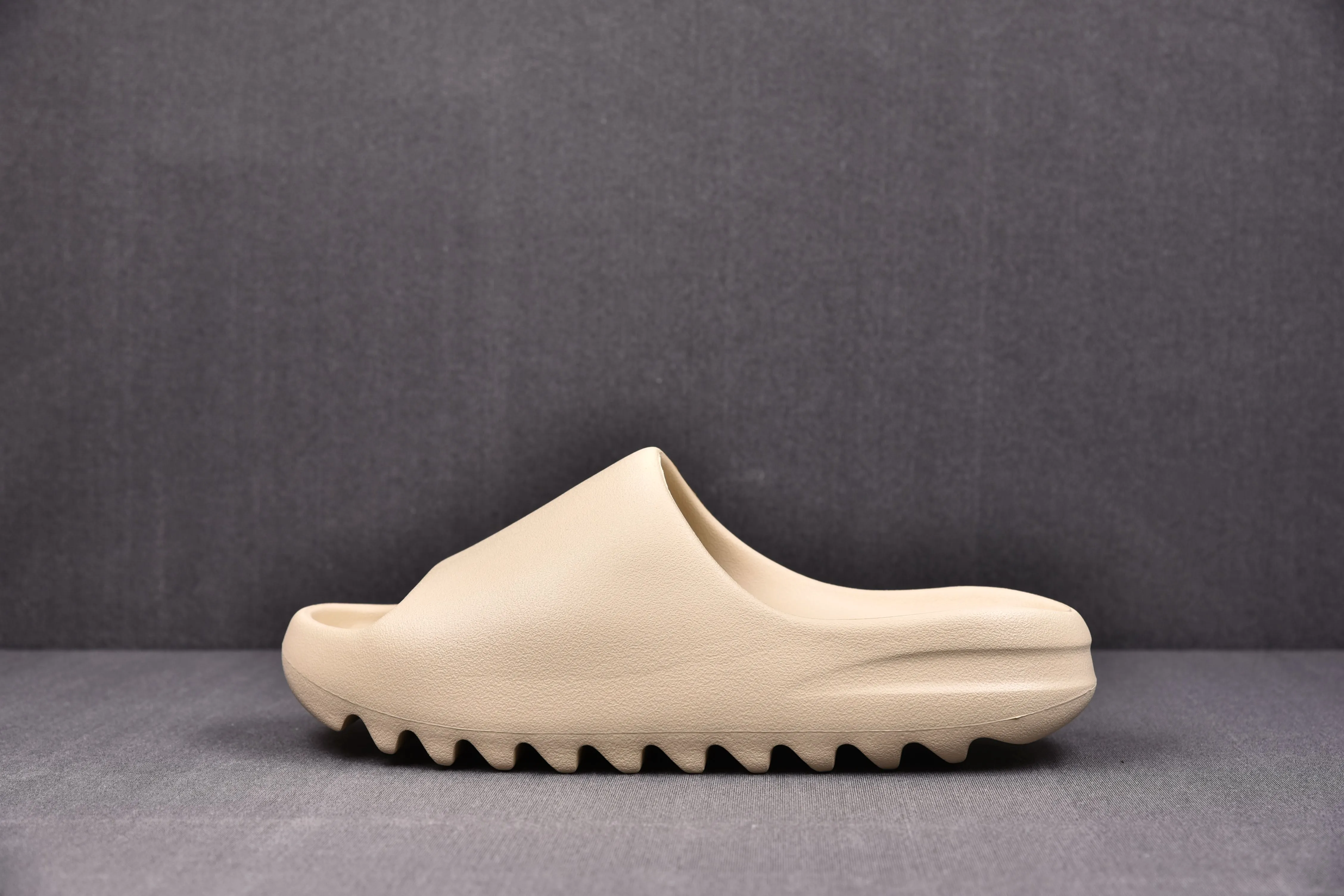 adidas Yeezy Slide Bone (2022 Restock)