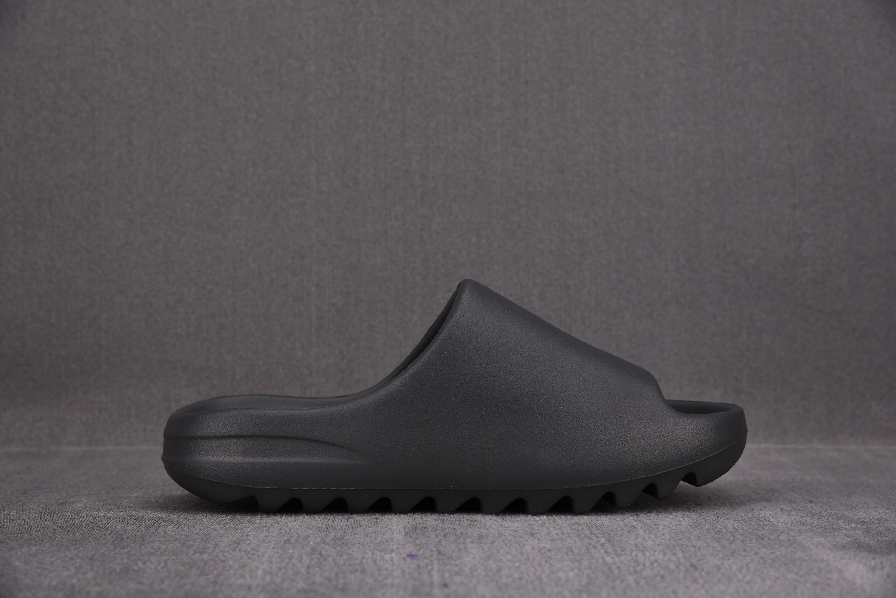 adidas Yeezy Slide Onyx (One Size Smaller!!)