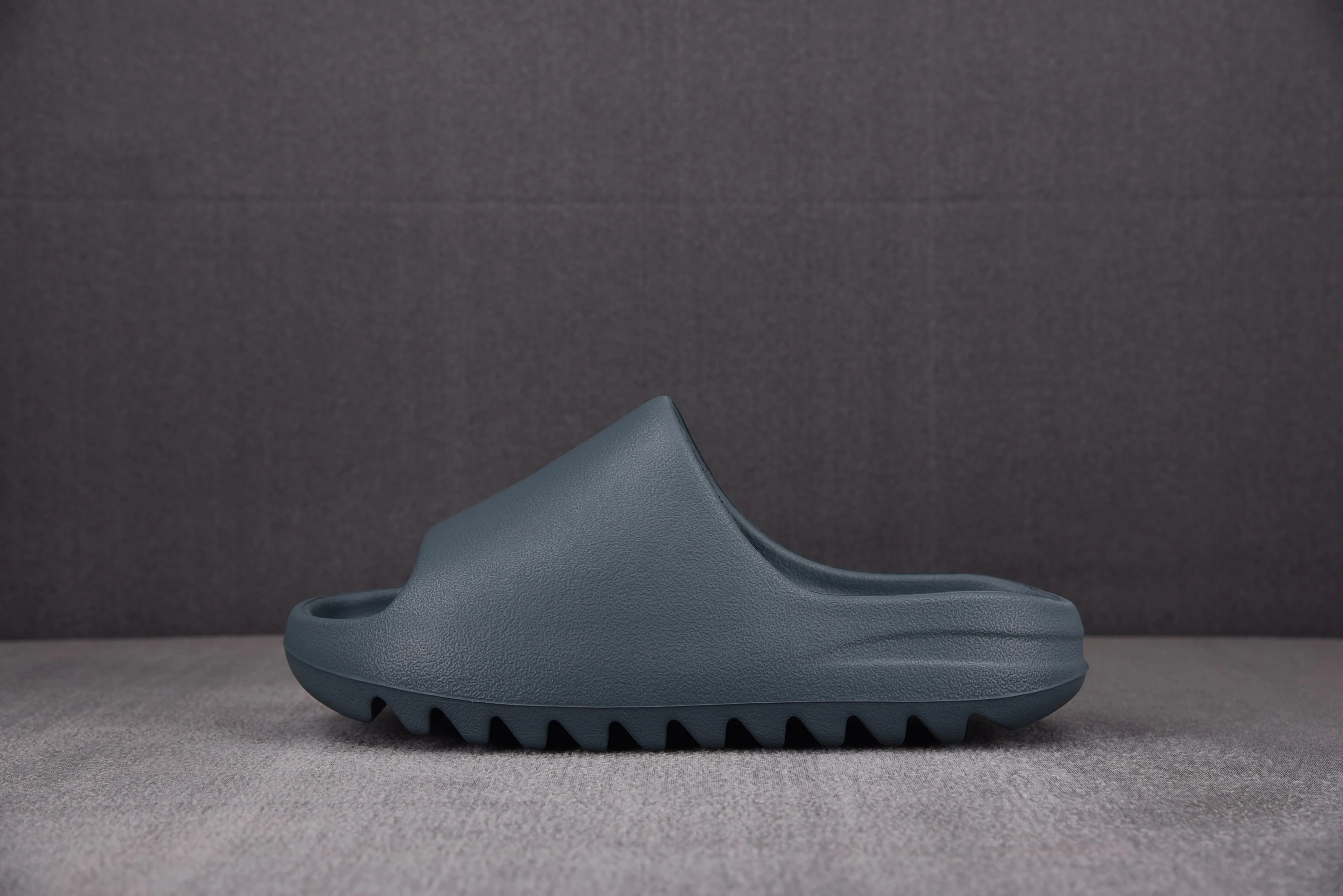 adidas Yeezy Slide Slate Marine (One Size Smaller!!)