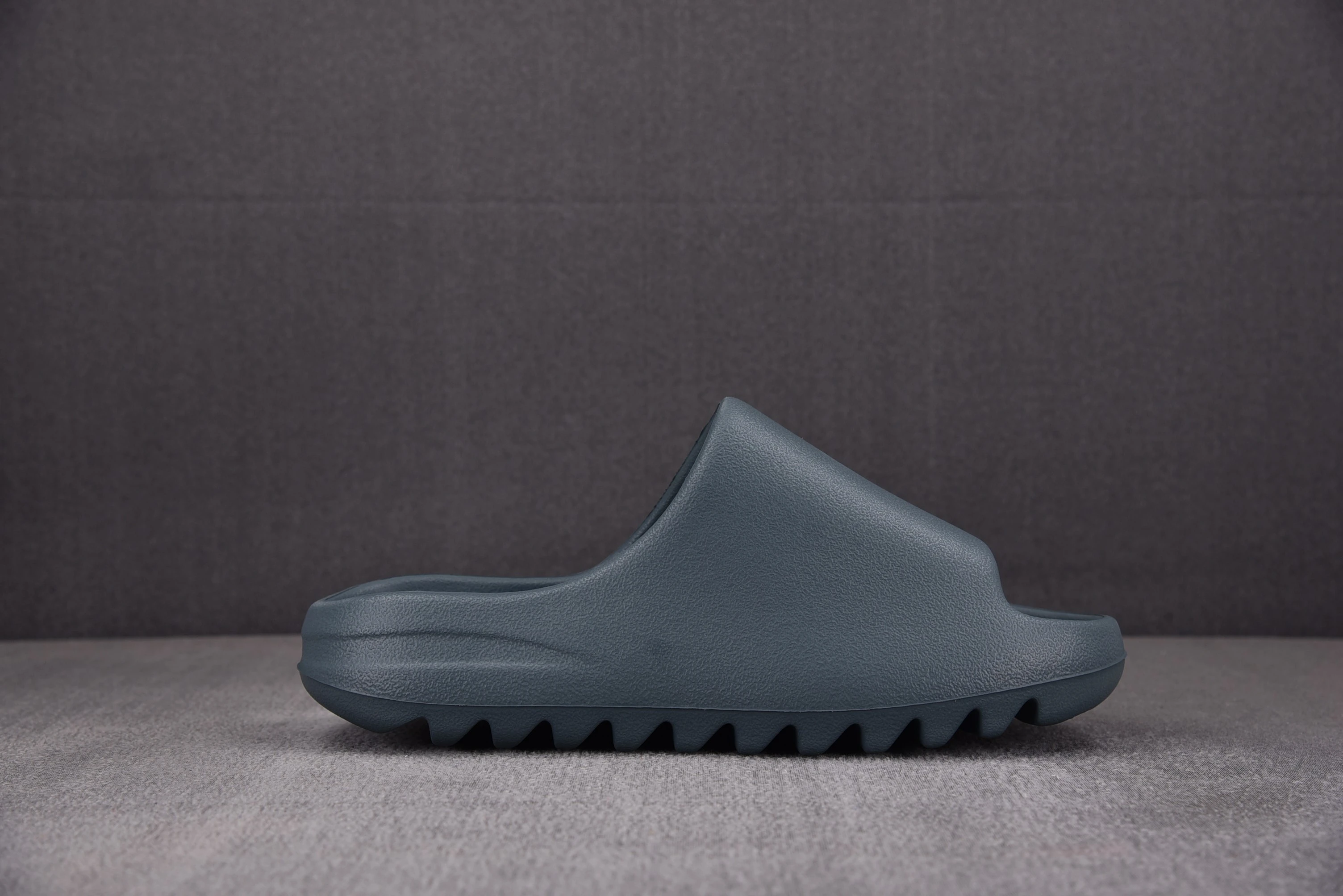 adidas Yeezy Slide Slate Marine (One Size Smaller!!)