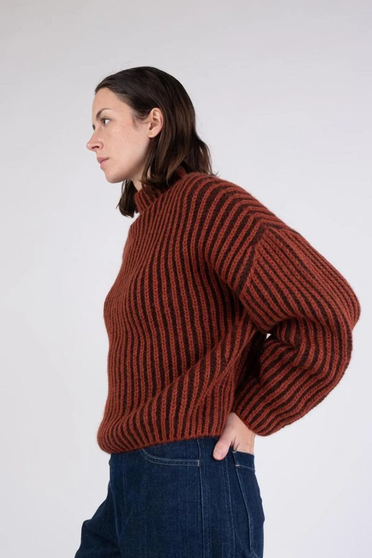 INES SWEATER - RUST